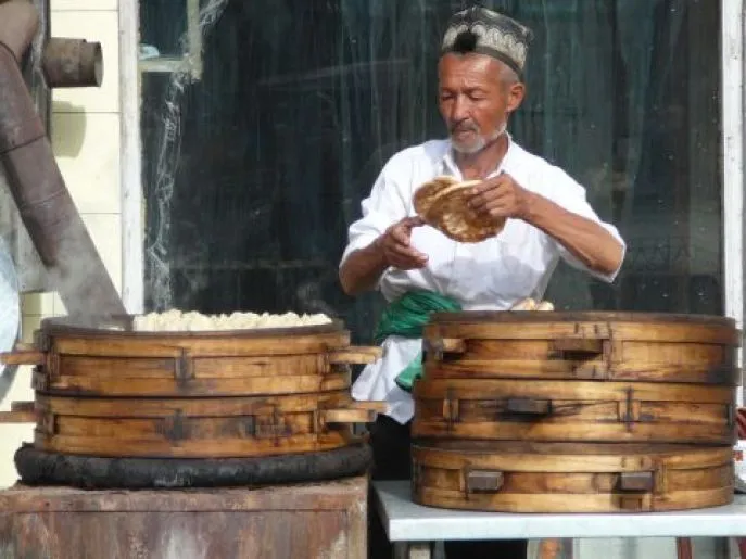 Tandoori broodbakker in Urumqi